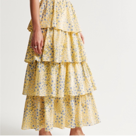 Abercrombie Drama Puff Sleeve Sweetheart Set - Picture 4 of 5